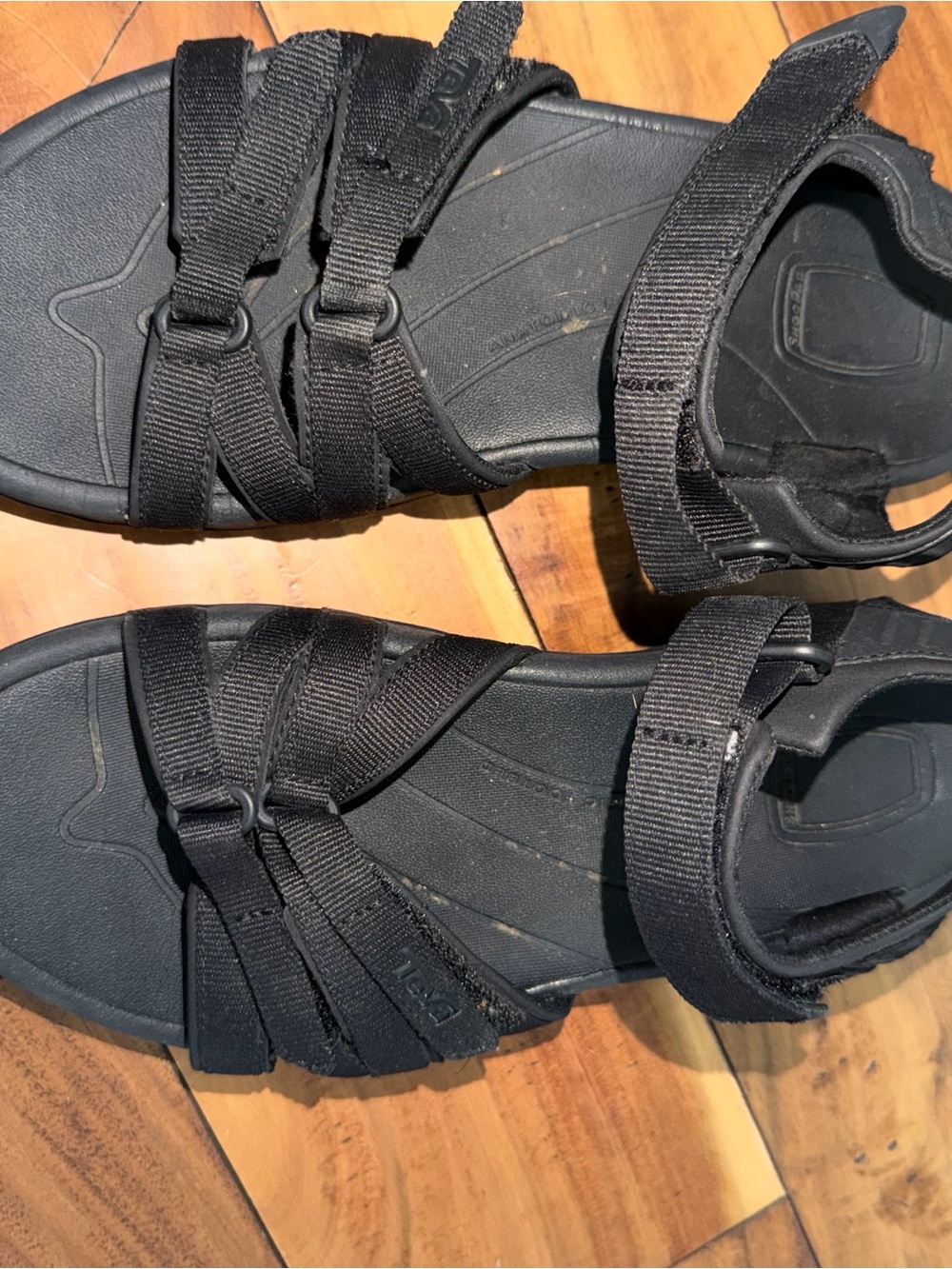 Teva Tirra sport Women's Black Sandals sz7